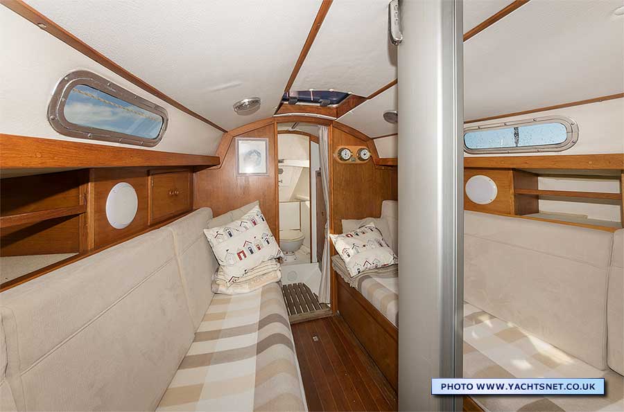 Saloon forward