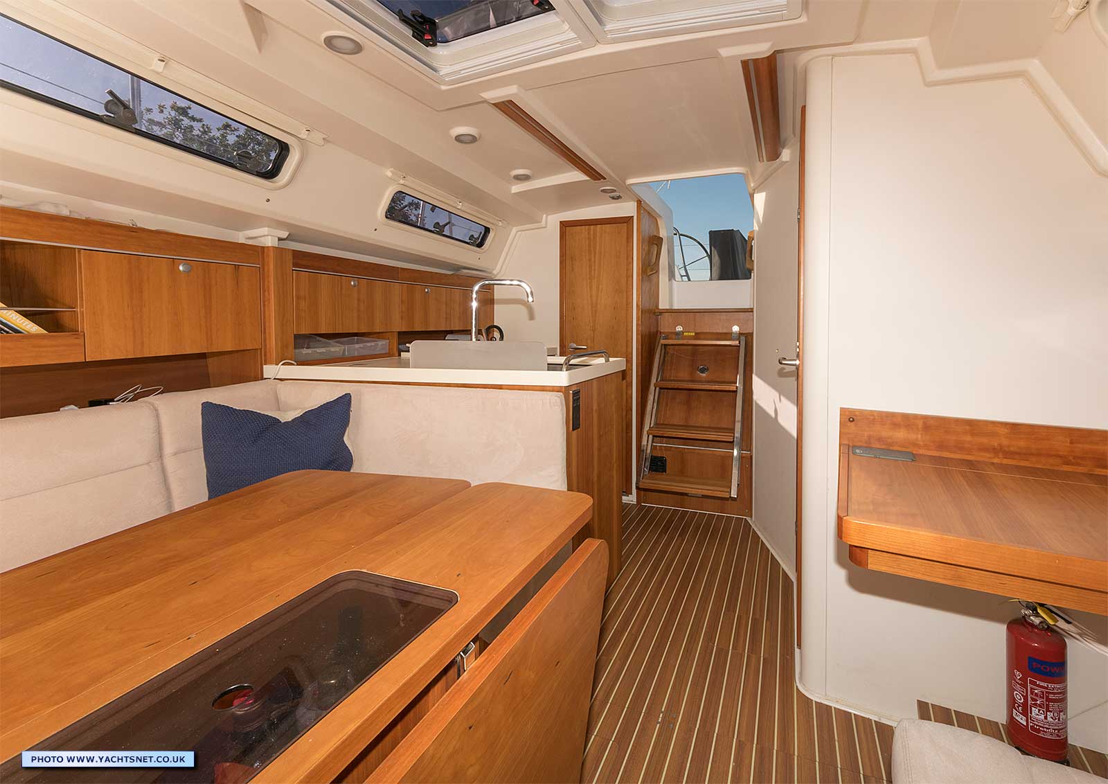 Saloon aft
