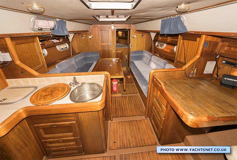 Saloon- Bavaria 350 for sale