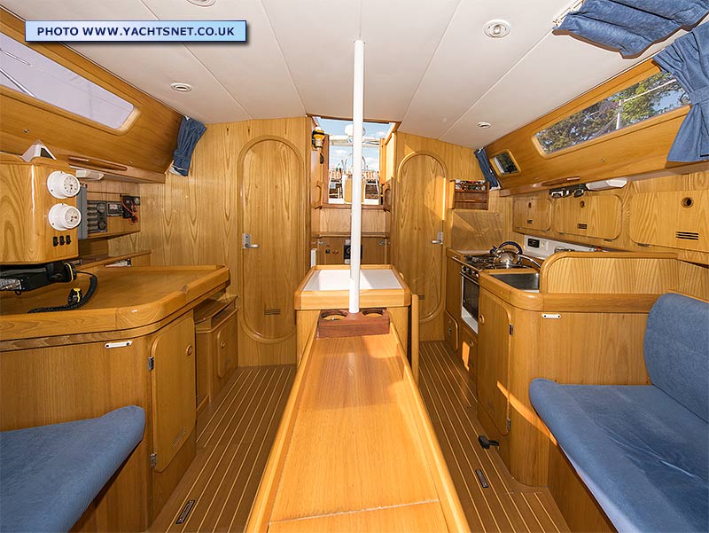 Saloon aft