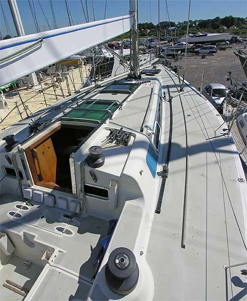 x 402 yacht review