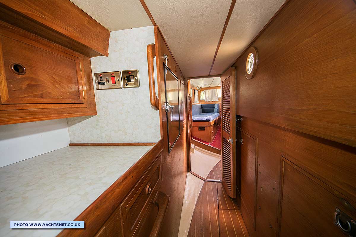 Entance to aft cabin