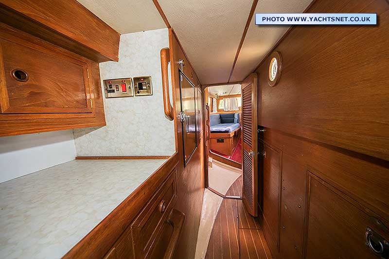 Walkthrough to aft cabin