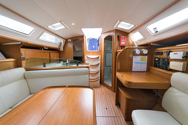 Saloon aft