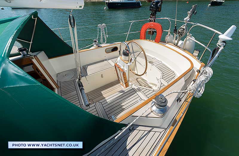 Cockpit aft