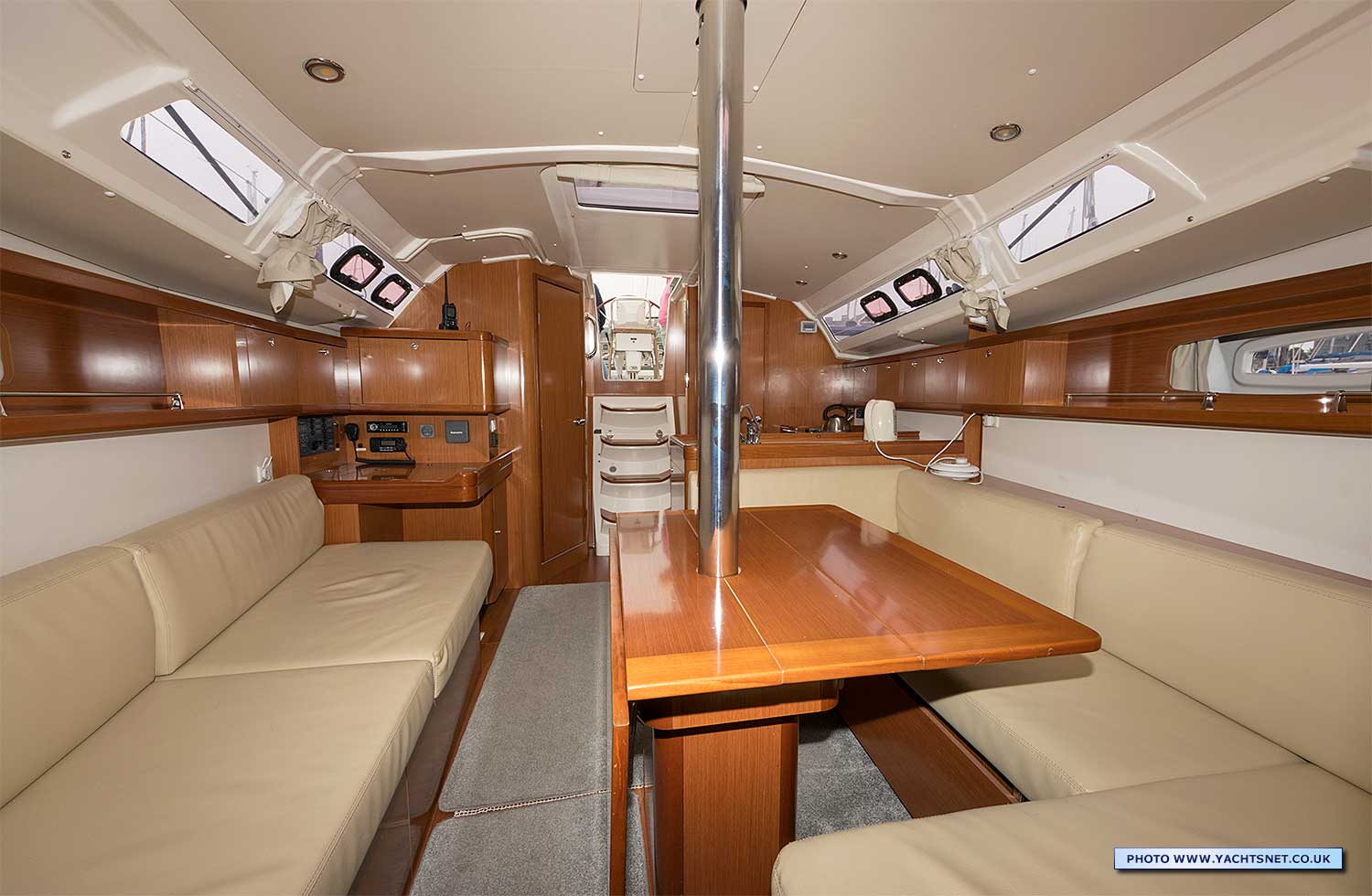 Saloon aft