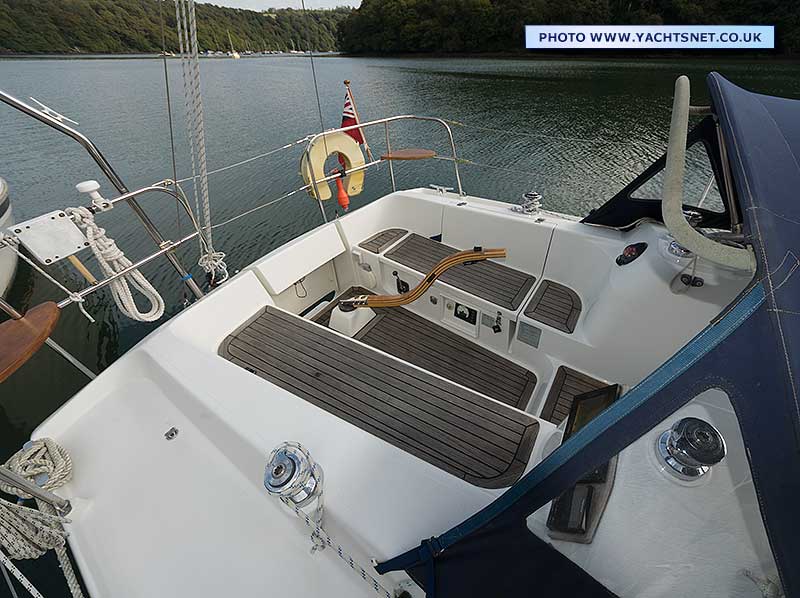 Cockpit aft