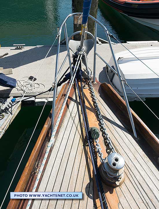 Bow detail