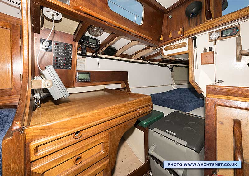 Chart table and quarterberth